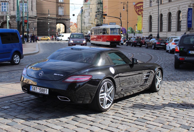 Mercedes-Benz SLS AMG