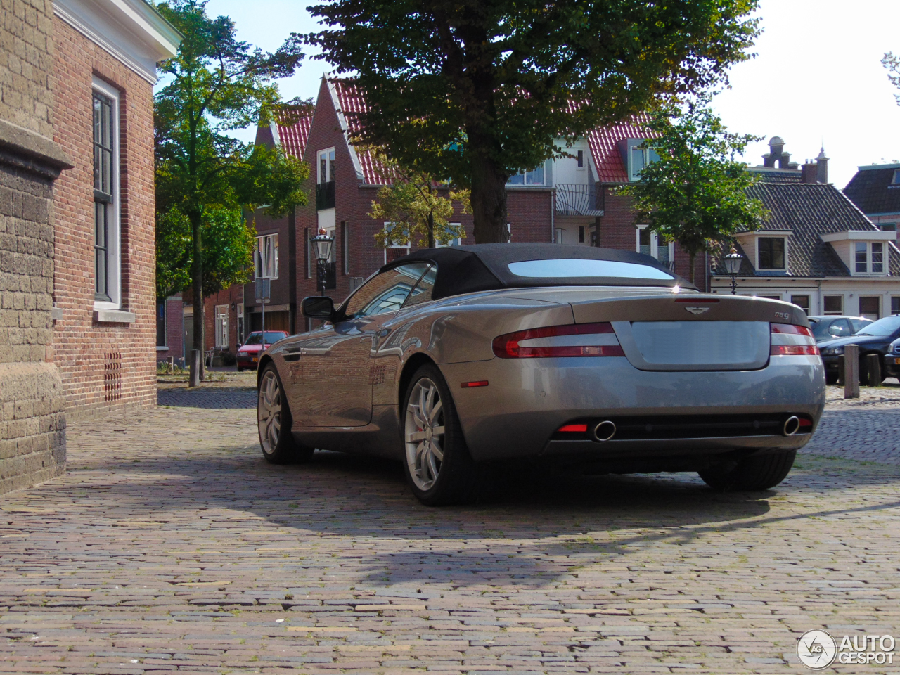 Aston Martin DB9 Volante