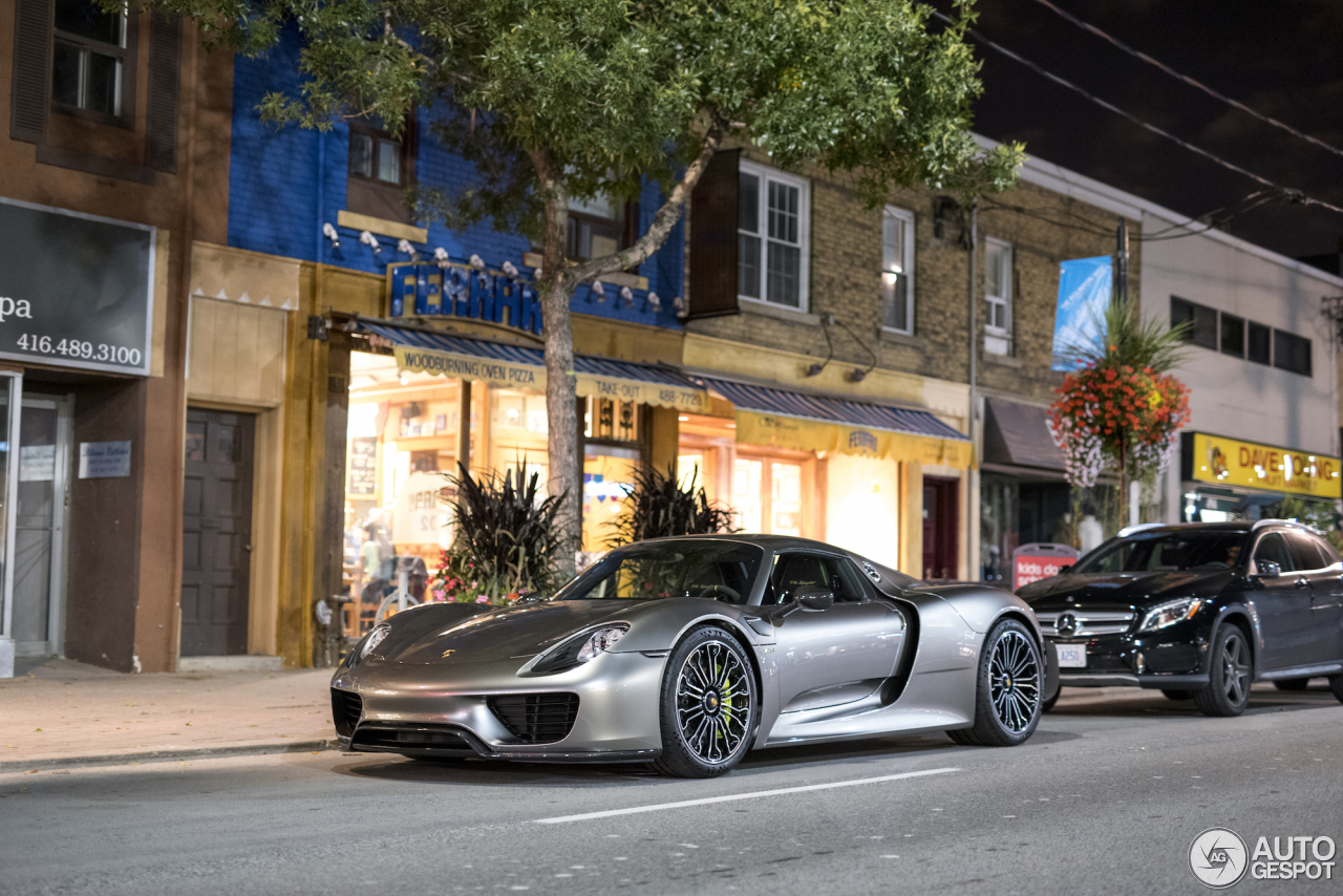 Porsche 918 Spyder Weissach Package