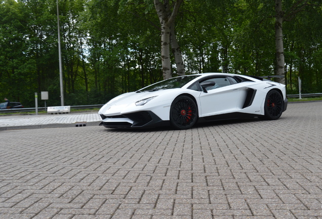 Lamborghini Aventador LP750-4 SuperVeloce