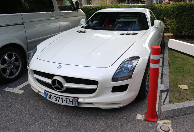 Mercedes-Benz SLS AMG