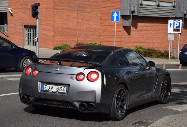 Nissan GT-R