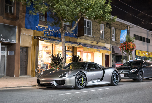 Porsche 918 Spyder Weissach Package