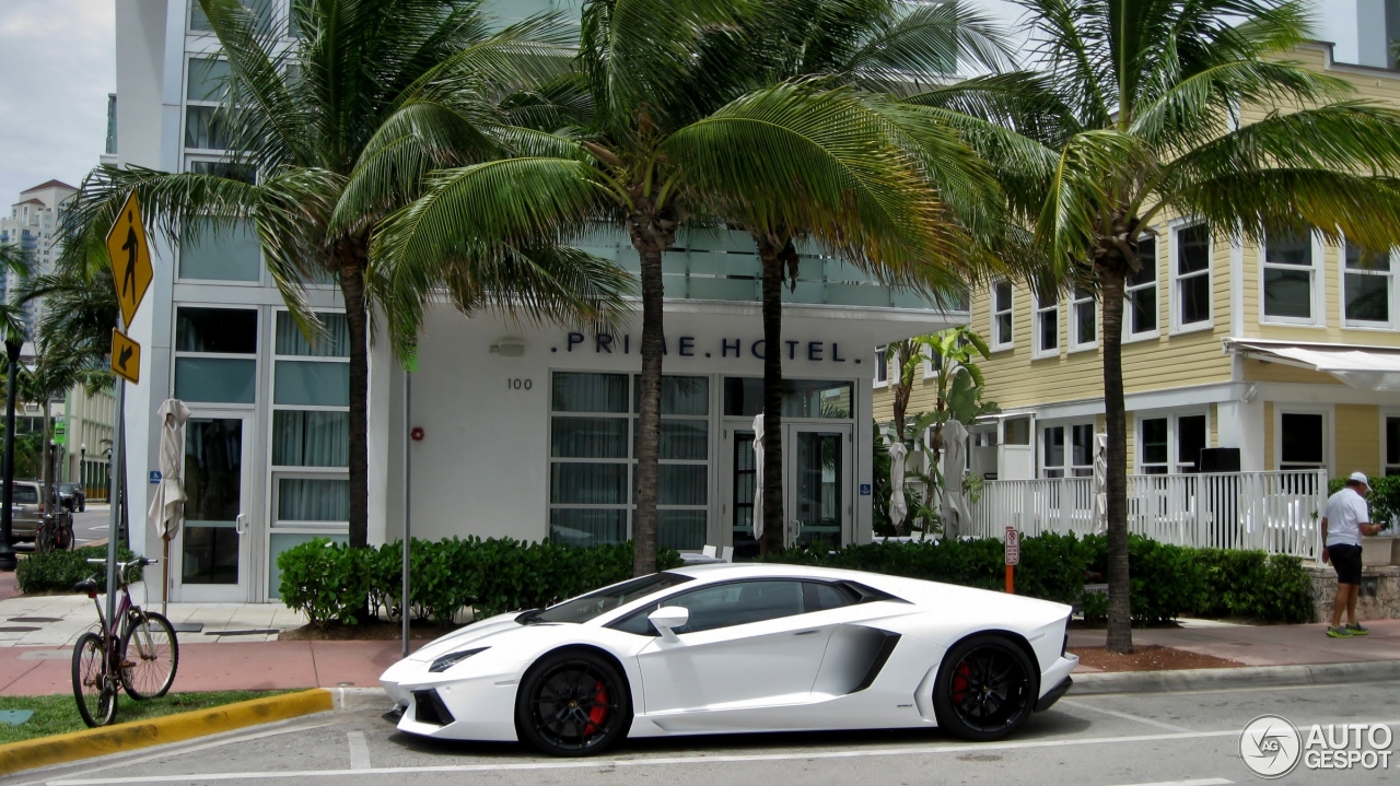 Lamborghini Aventador LP700-4