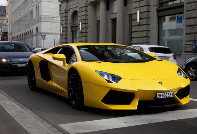 Lamborghini Aventador LP700-4