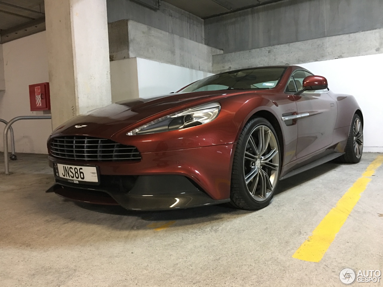 Aston Martin Vanquish 2013