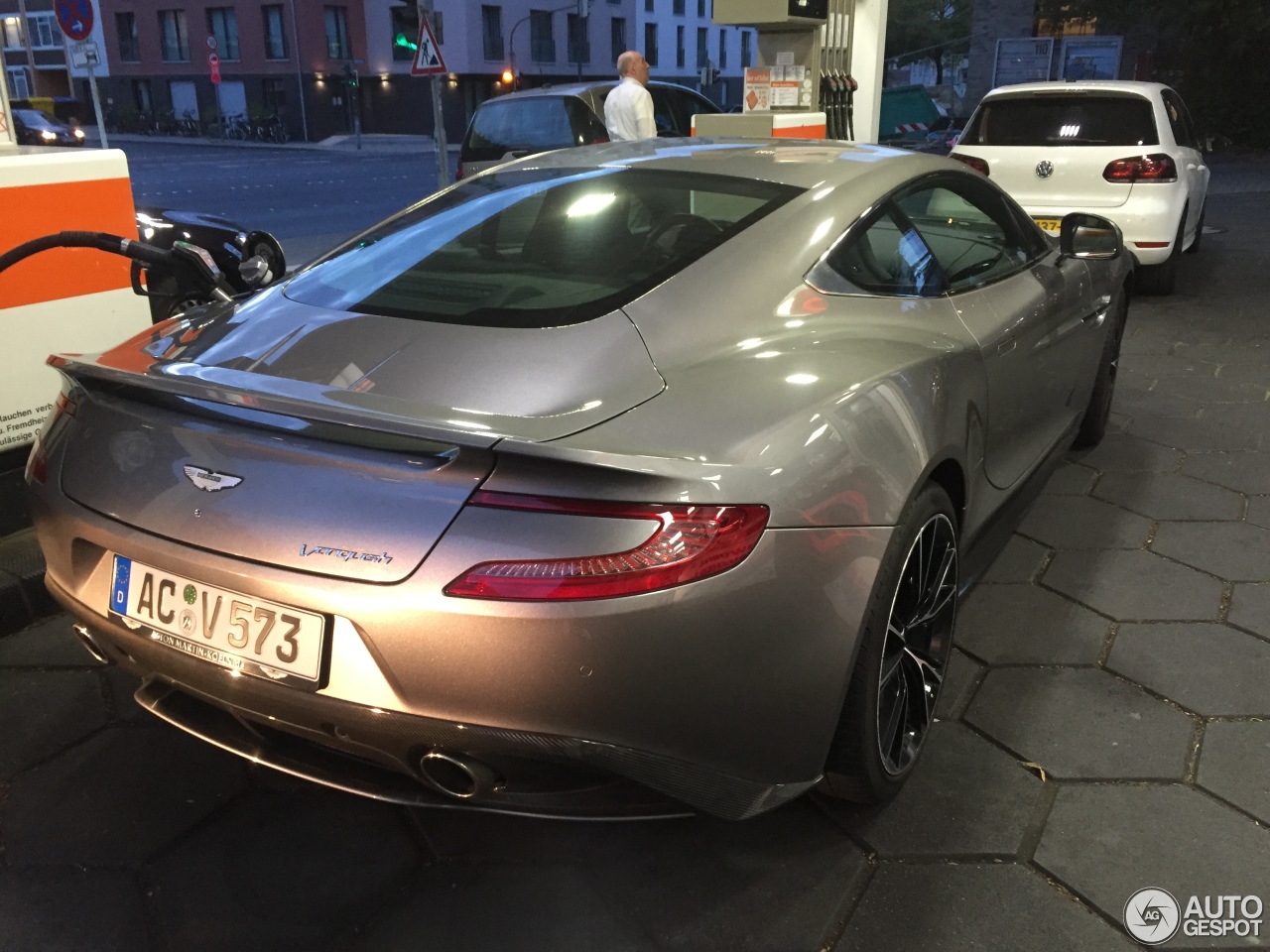 Aston Martin Vanquish 2013