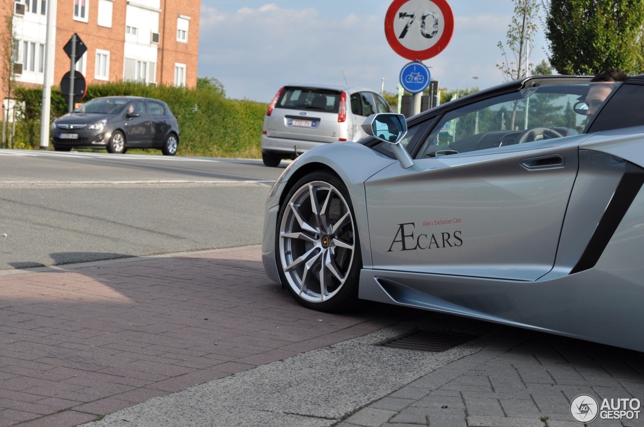 Lamborghini Aventador LP700-4 Roadster