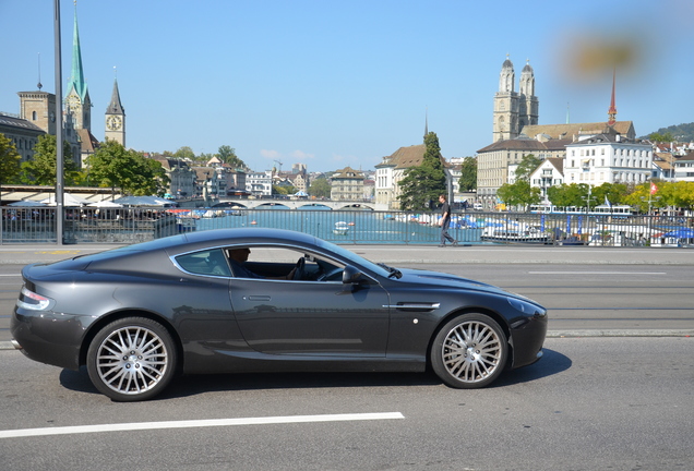 Aston Martin DB9 2010