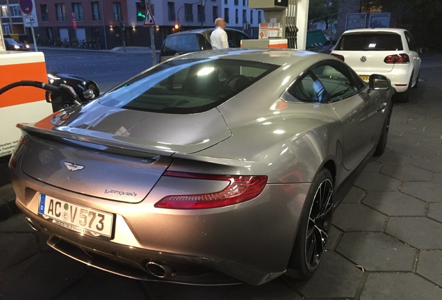 Aston Martin Vanquish 2013