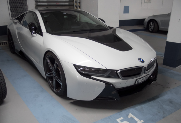 BMW i8