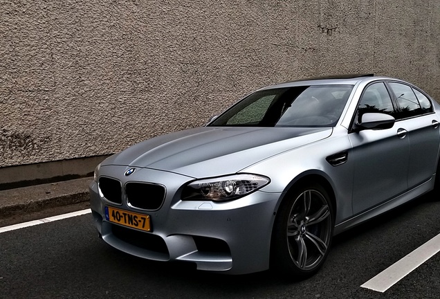 BMW M5 F10 2011