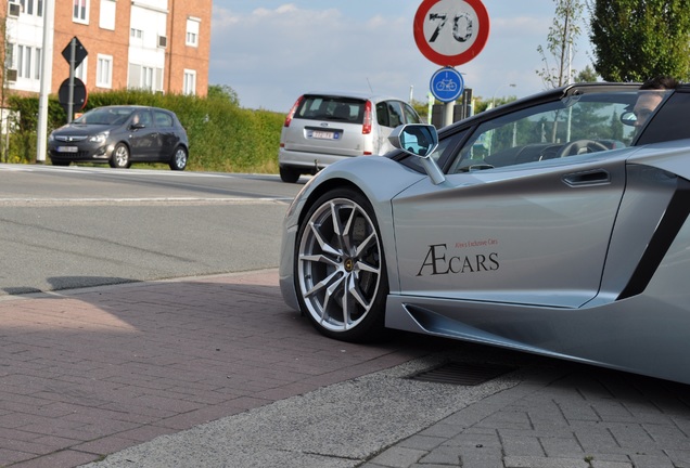 Lamborghini Aventador LP700-4 Roadster