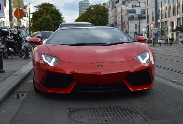 Lamborghini Aventador LP700-4 Roadster