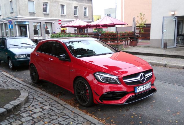 Mercedes-AMG A 45 W176 2015