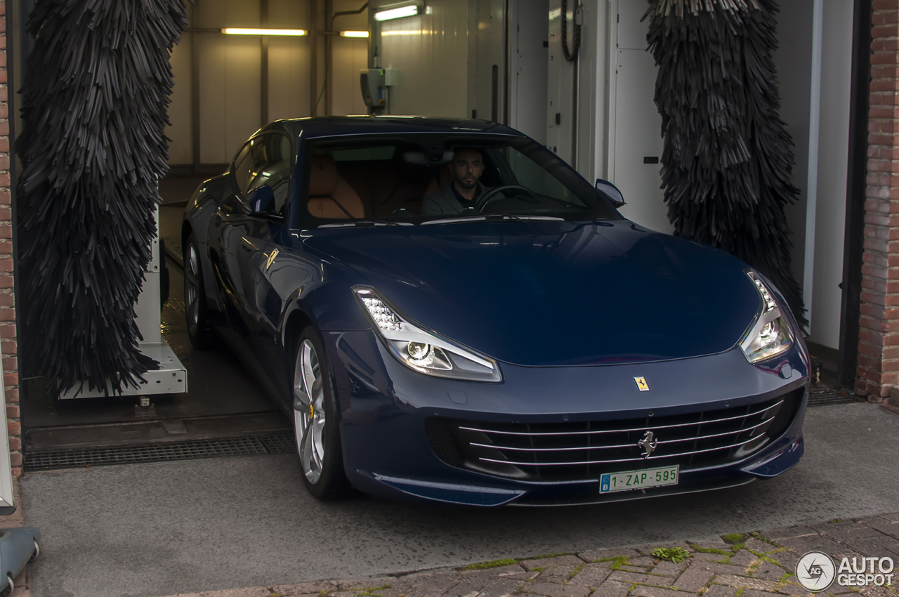 Ferrari GTC4Lusso