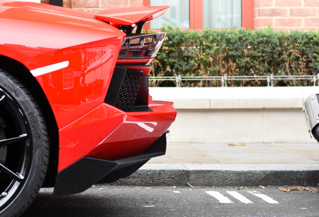 Lamborghini Aventador LP700-4 Roadster