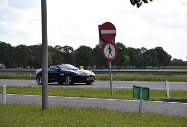 Jaguar F-TYPE S Convertible