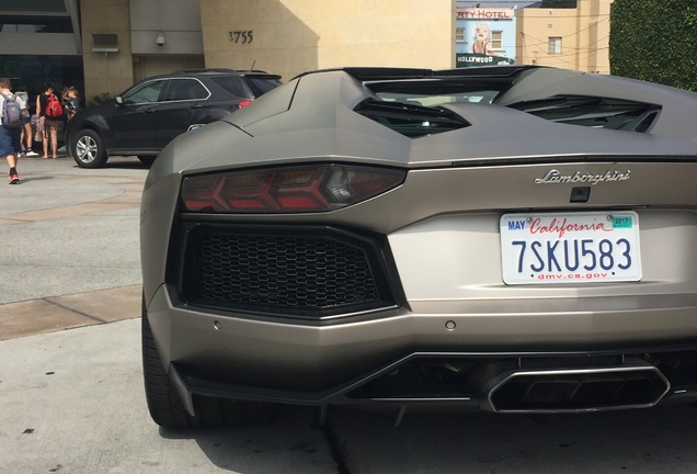 Lamborghini Aventador LP700-4 Roadster