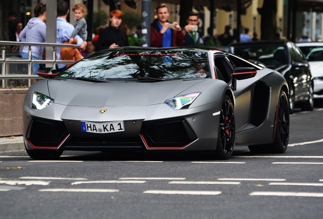 Lamborghini Aventador LP700-4 Roadster Pirelli Edition