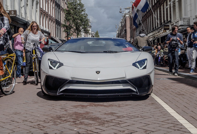 Lamborghini Aventador LP750-4 SuperVeloce Roadster