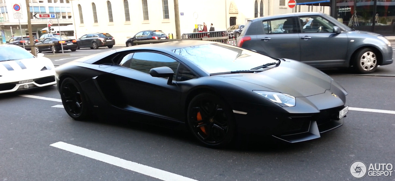 Lamborghini Aventador LP700-4