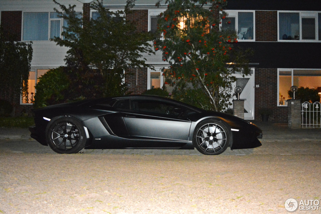 Lamborghini Aventador LP700-4