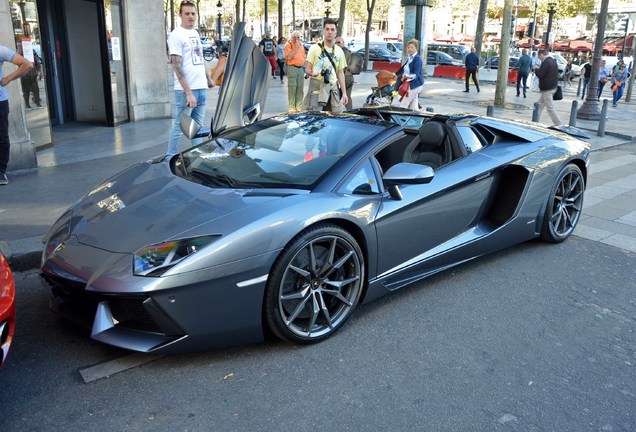 Lamborghini Aventador LP700-4 Roadster