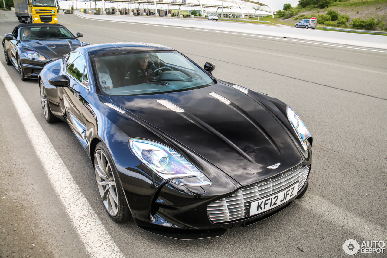 Aston Martin DBS Volante Carbon Black Edition