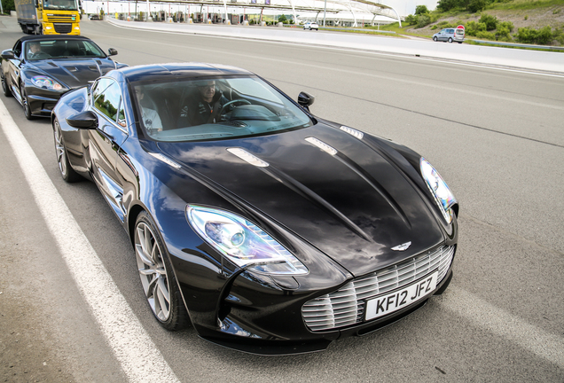 Aston Martin DBS Volante Carbon Black Edition