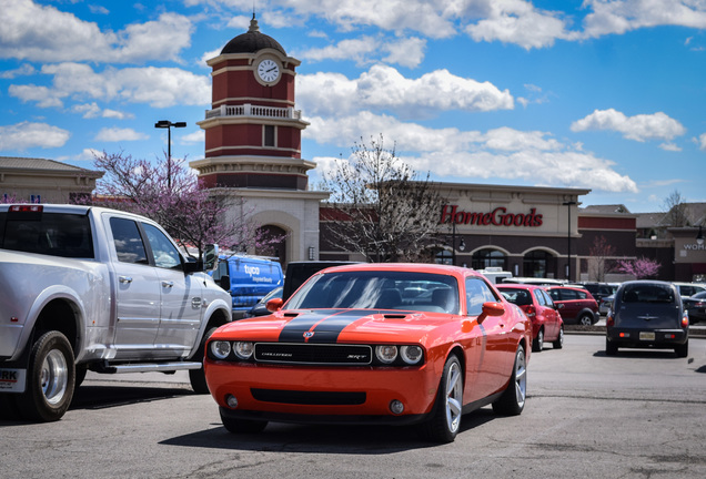 Dodge Challenger SRT-8