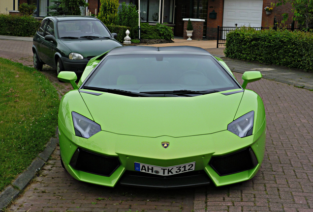 Lamborghini Aventador LP700-4 Roadster