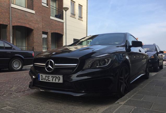 Mercedes-Benz CLA 45 AMG C117