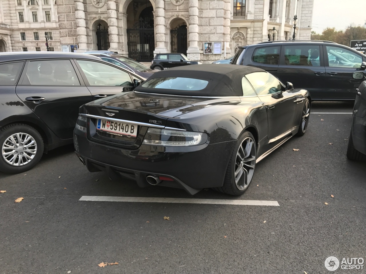 Aston Martin DBS Volante