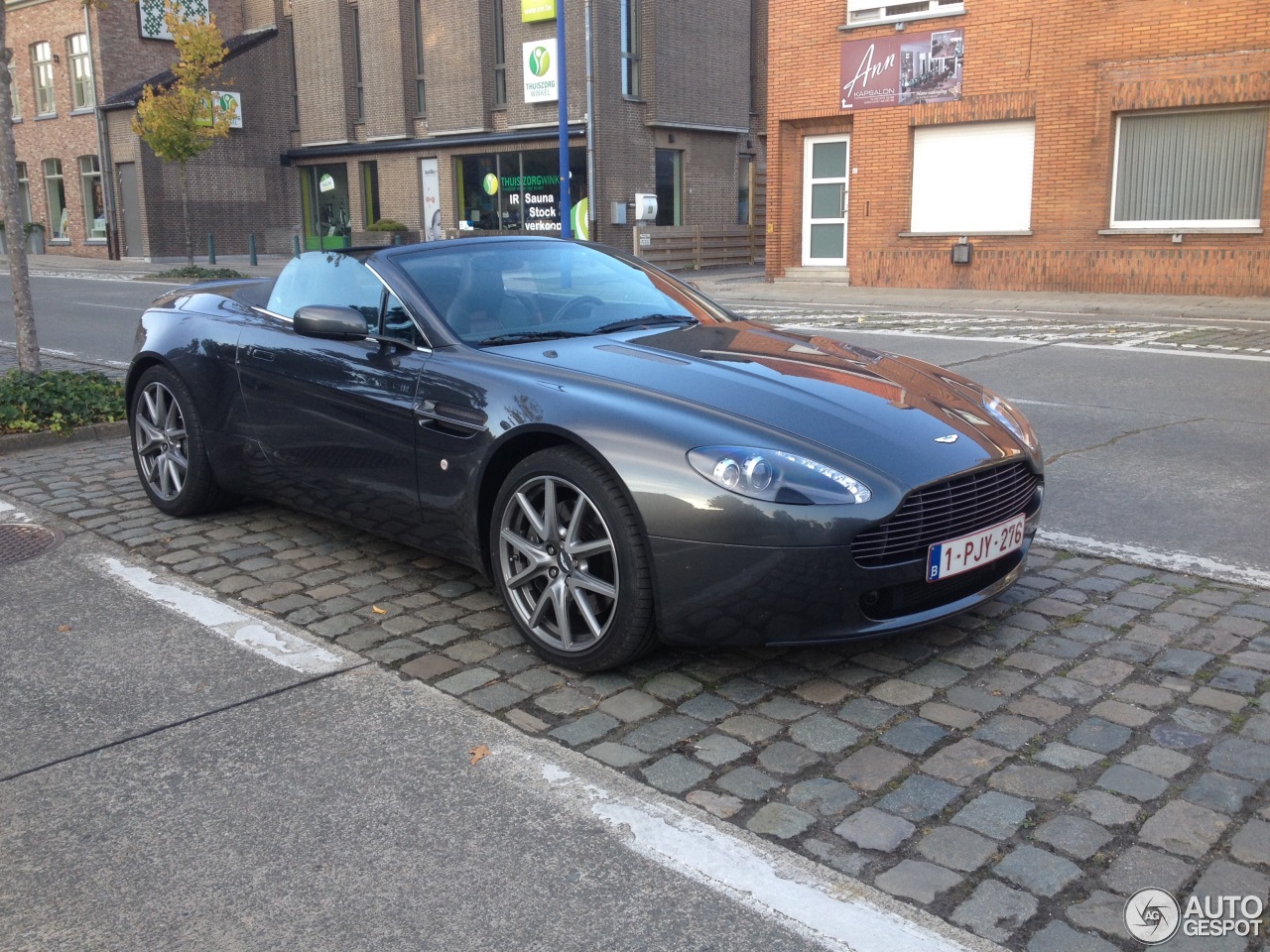 Aston Martin V8 Vantage Roadster