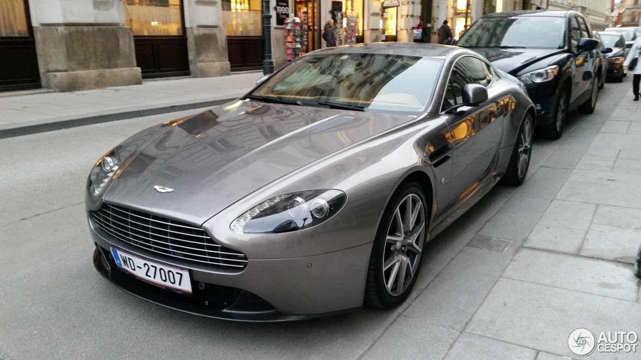 Aston Martin V8 Vantage S