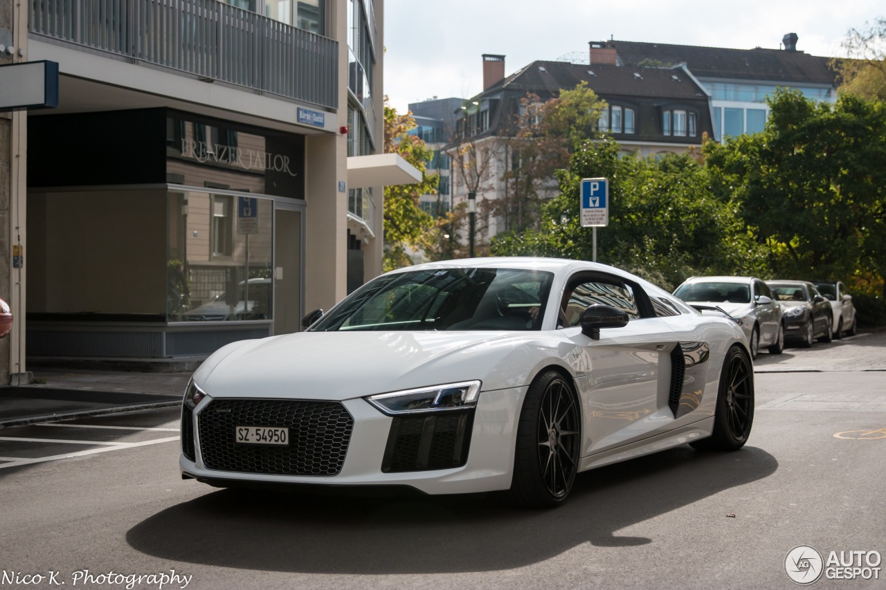 Audi R8 V10 Plus 2015