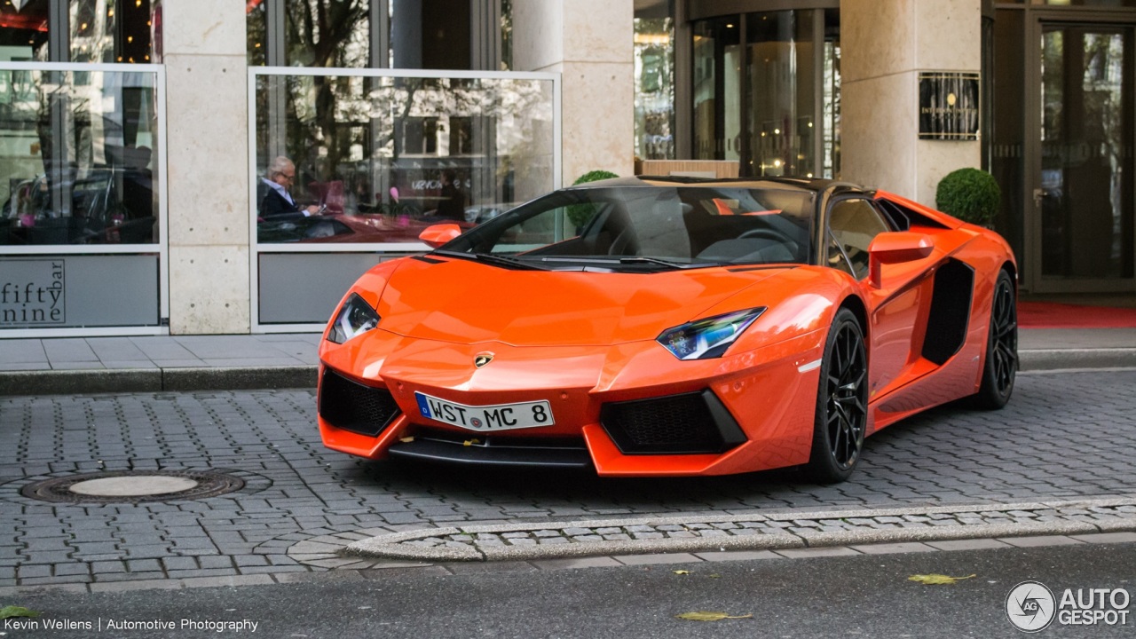 Lamborghini Aventador LP700-4 Roadster