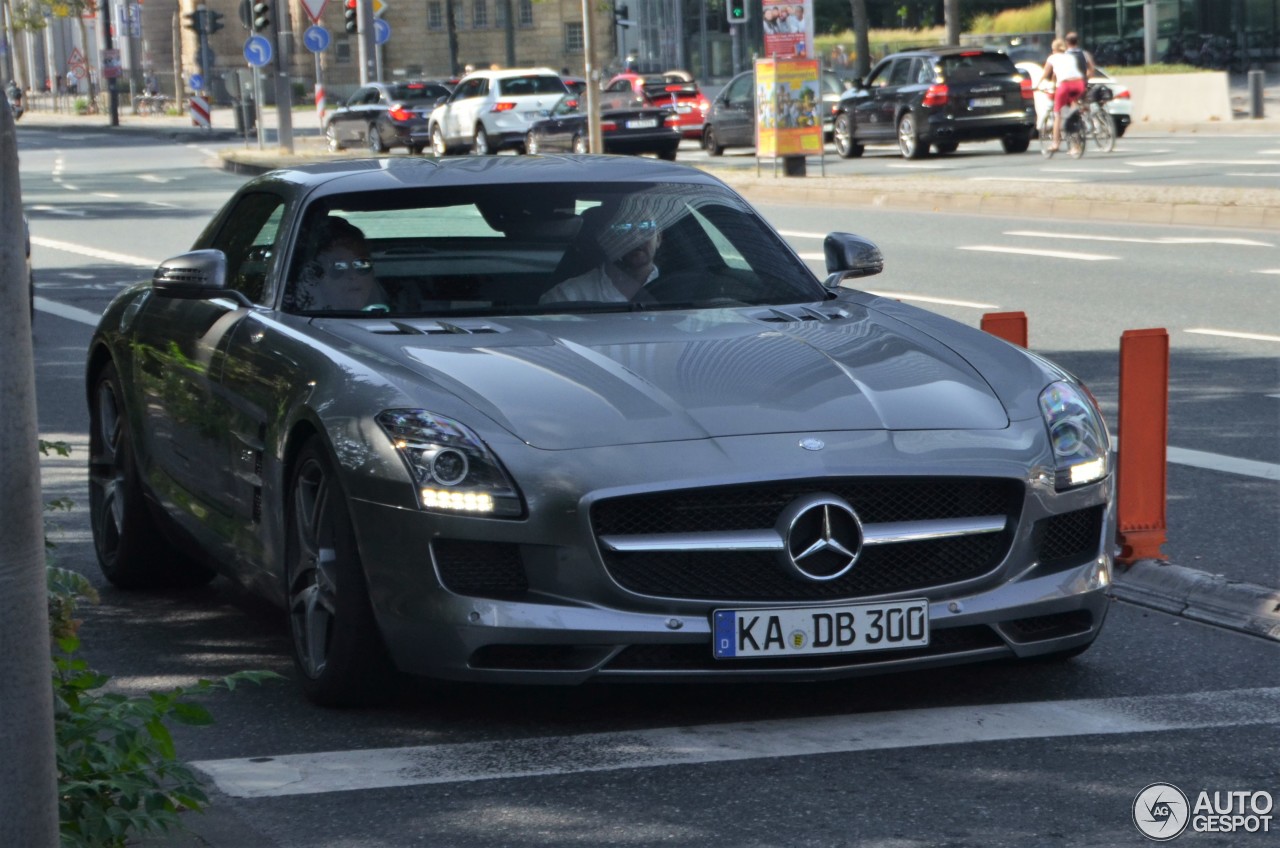 Mercedes-Benz SLS AMG