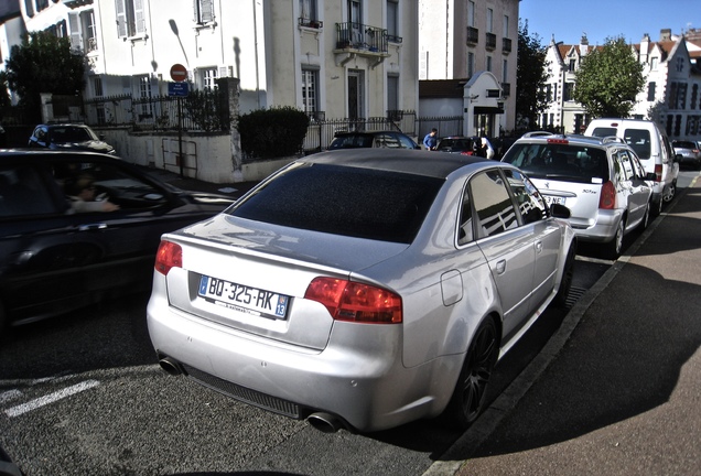 Audi RS4 Sedan