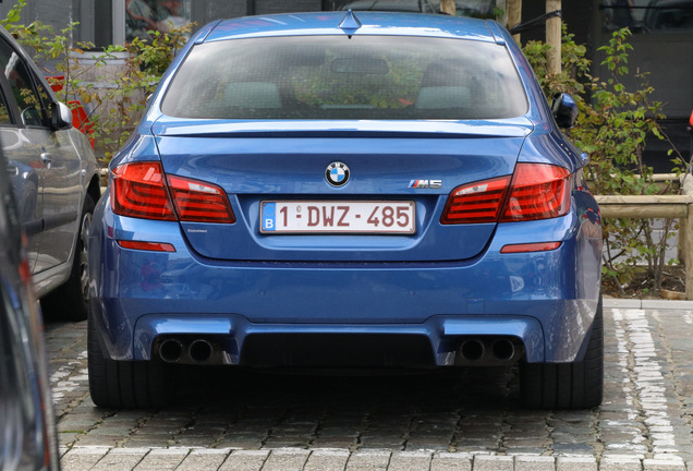 BMW M5 F10 2011