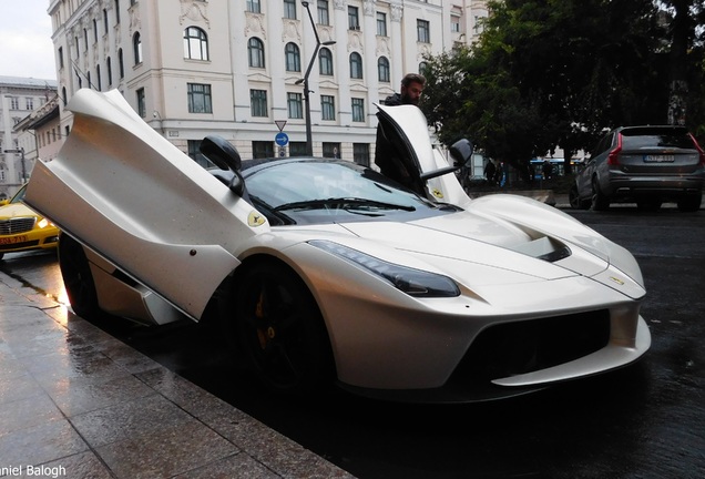 Ferrari LaFerrari Aperta