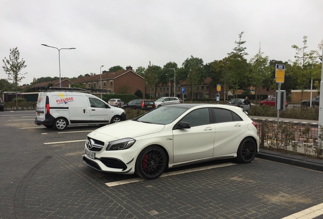 Mercedes-AMG A 45 W176 2015