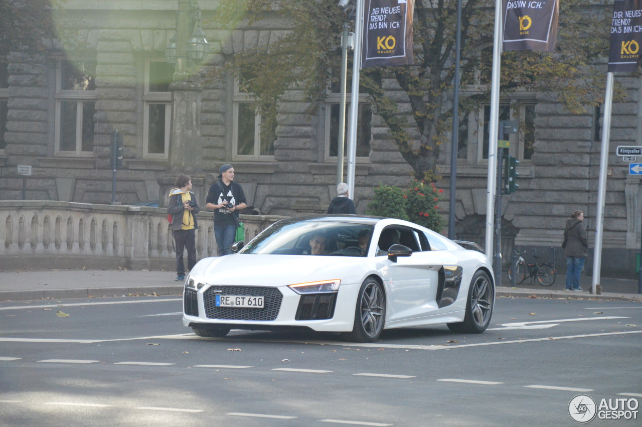 Audi R8 V10 Plus 2015