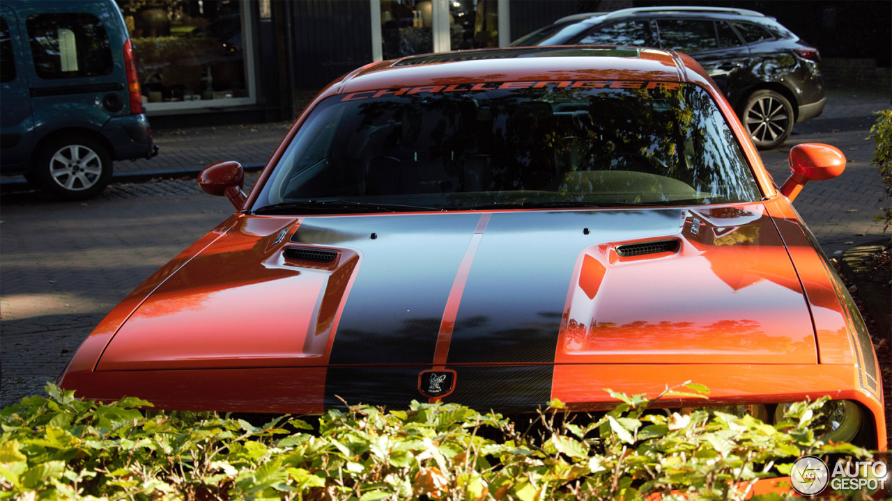 Dodge Challenger SRT-8