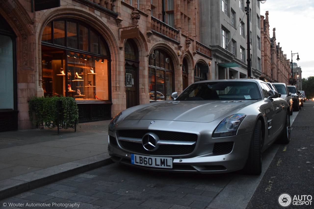 Mercedes-Benz SLS AMG