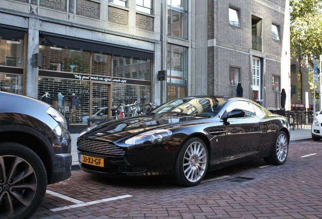 Aston Martin DB9