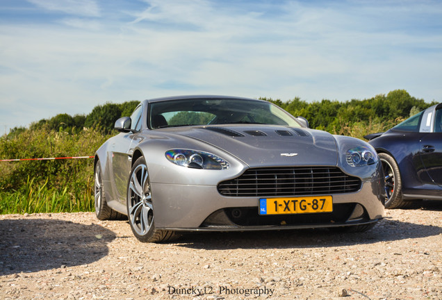 Aston Martin V12 Vantage