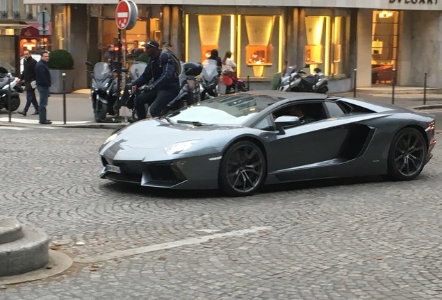 Lamborghini Aventador LP700-4 Roadster