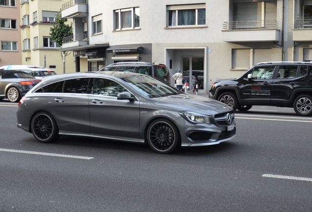 Mercedes-Benz CLA 45 AMG Shooting Brake